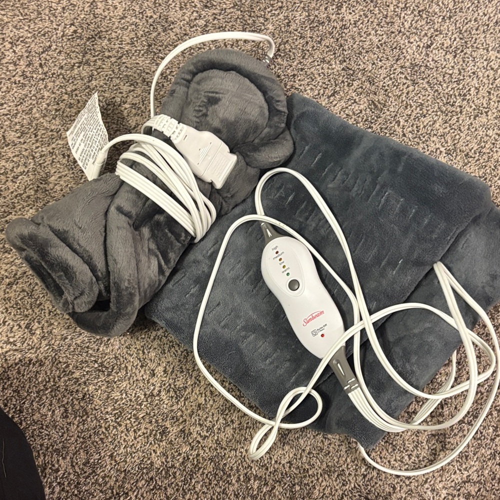 Sunbeam Plush Heating Pad with Controller - Dark Gray